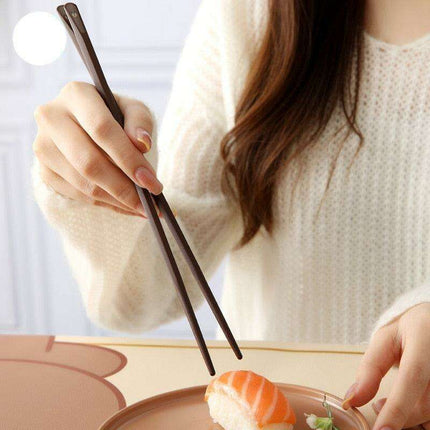 Elegant Line Friends Cartoon Chopsticks: Enhance Your Dining Experience with Style - Très Elite
