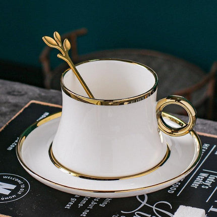 Elegant Mediterranean Floral Tea Mug: Perfect for Sophisticated Sipping - Très Elite