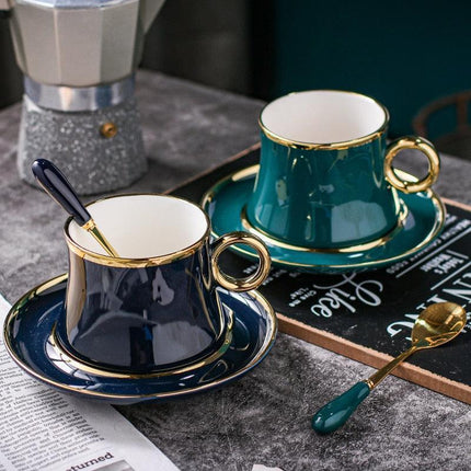 Elegant Mediterranean Floral Tea Mug: Perfect for Sophisticated Sipping - Très Elite