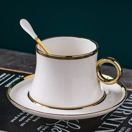 Elegant Mediterranean Floral Tea Mug: Perfect for Sophisticated Sipping - Très Elite