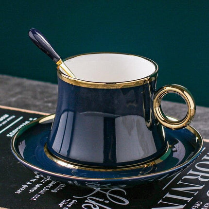 Elegant Mediterranean Floral Tea Mug: Perfect for Sophisticated Sipping - Très Elite