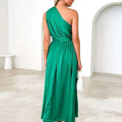 Elegant One-Shoulder Backless Dress with Unique Self-Design and Tailored Fit - Très Elite