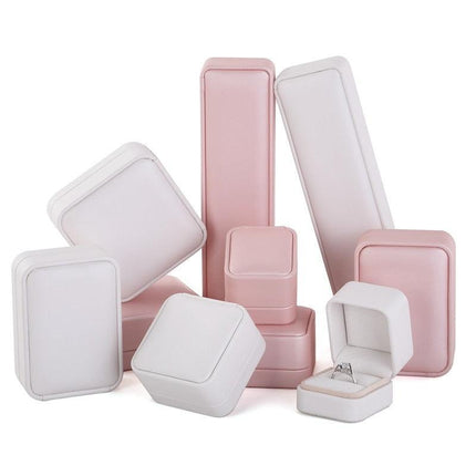 Elegant PU Leather Jewelry Storage Case for Rings, Earrings, and Necklaces - Très Elite