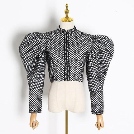 Elegant Plaid Ruched Coat: A Fashion Statement for the Discerning Trendsetter - Très Elite