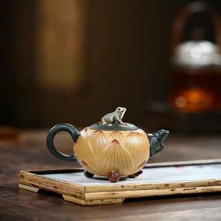 Elegant Purple Clay Frog Lotus Yixing Tea Set: Elevate Your Tea Rituals with Customizable Options - Très Elite