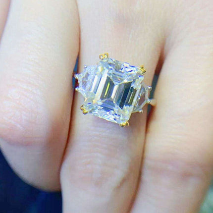 Elegant Radiance: Stunning 5 Carat Lab-Diamond Silver Ring - Très Elite