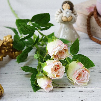 Elegant Silk Rose Arrangement: Exquisite Artificial Flowers for Timeless Decor - Très Elite