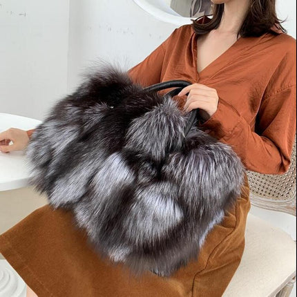 Elegant Silver Fox Fur and Cowhide Tote Bag - A Stylish Statement for Fashion-Forward Women - Très Elite