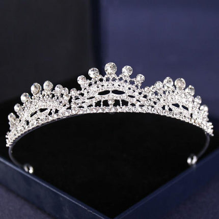 Elegant Silver Rhinestone Tiara - Glamorous Hair Accessory for Special Occasions - Très Elite