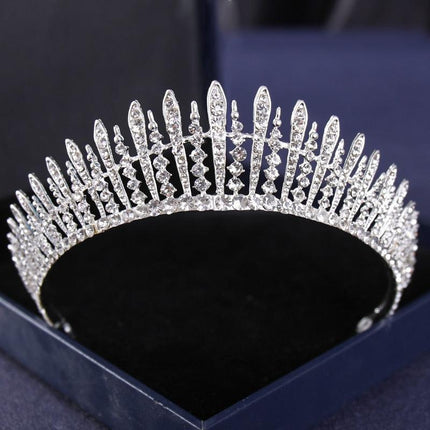 Elegant Silver Rhinestone Tiara - Glamorous Hair Accessory for Special Occasions - Très Elite