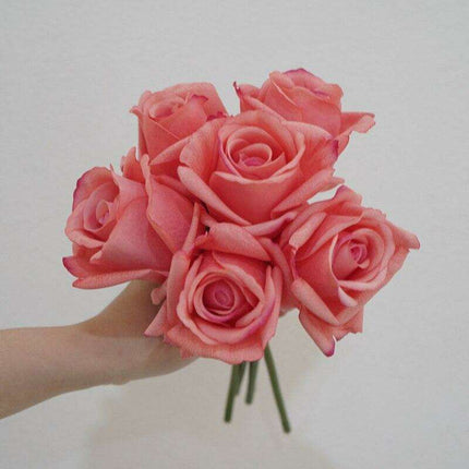 Elegant Snowy Mountain Silk Rose Arrangement - Très Elite
