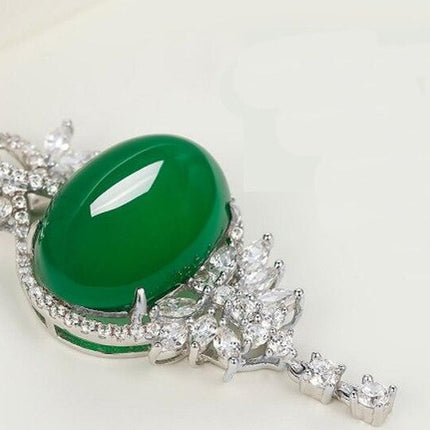 Elegant Tibetan Silver Gemstone Necklace - Fashionable Jewelry and Fitness Tracker for Women