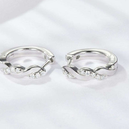 Elegant Twisted Moissanite Silver Earrings with Platinum Finish - Très Elite