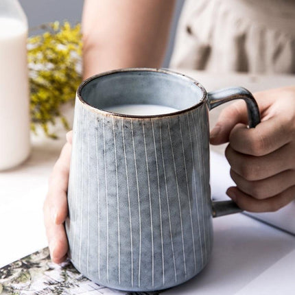 Elegant Vintage Ceramic Tea and Coffee Mug Set with Spoon - Ideal for Beverage Enthusiasts