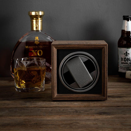 Elegant Wooden Watch Winder with Smart Technology for Optimal Timepiece Maintenance - Très Elite