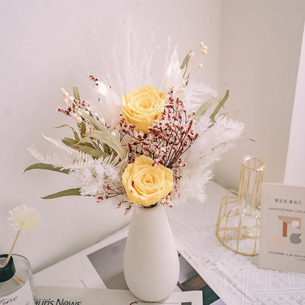 Enchanting Dried Flower Bouquet with Crystal Roses, Pampas Grass & Eucalyptus - Très Elite