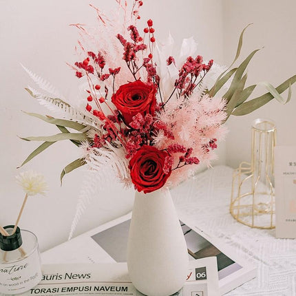 Enchanting Dried Flower Bouquet with Crystal Roses, Pampas Grass & Eucalyptus - Très Elite