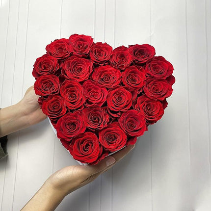 Eternal Romance Rose - Heart-Shaped Forever Floral Display - Très Elite