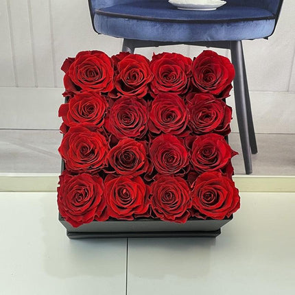 Eternal Romance Rose - Heart-Shaped Forever Floral Display - Très Elite