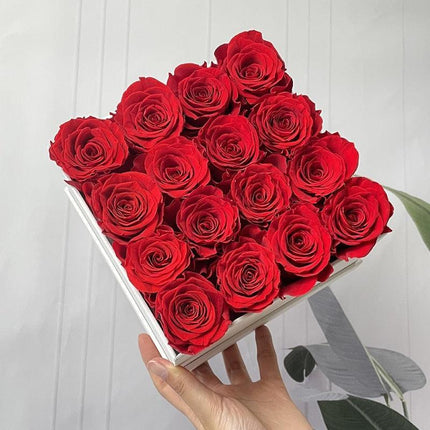 Eternal Romance Rose - Heart-Shaped Forever Floral Display - Très Elite
