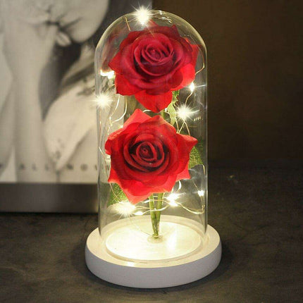 Everlasting Love: Enchanted Rose Display in Heart-Shaped Glass Dome - Luxurious Gift for Memorable Occasions - Très Elite