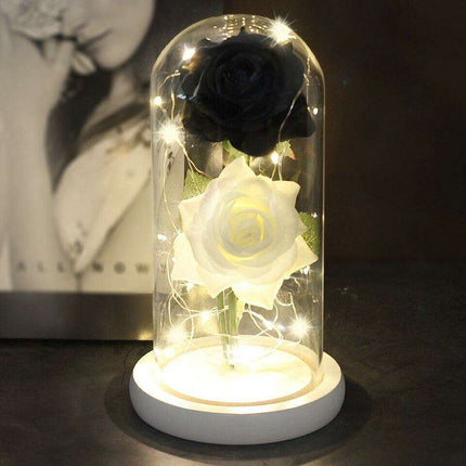 Everlasting Love: Enchanted Rose Display in Heart-Shaped Glass Dome - Luxurious Gift for Memorable Occasions - Très Elite