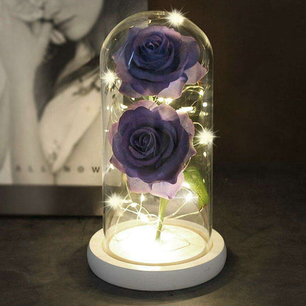 Everlasting Love: Enchanted Rose Display in Heart-Shaped Glass Dome - Luxurious Gift for Memorable Occasions - Très Elite