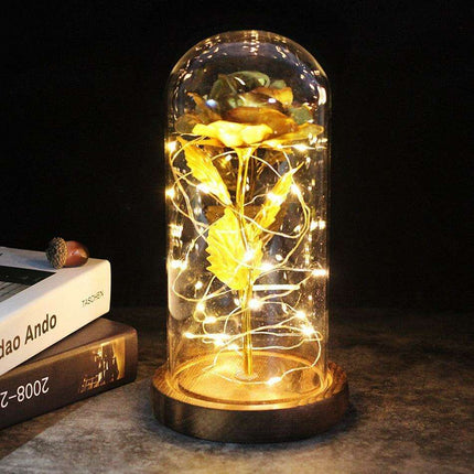 Everlasting Love: Enchanted Rose Display in Heart-Shaped Glass Dome - Luxurious Gift for Memorable Occasions - Très Elite