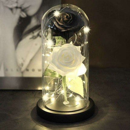 Everlasting Love: Enchanted Rose Display in Heart-Shaped Glass Dome - Luxurious Gift for Memorable Occasions - Très Elite