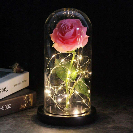 Everlasting Love: Enchanted Rose Display in Heart-Shaped Glass Dome - Luxurious Gift for Memorable Occasions - Très Elite