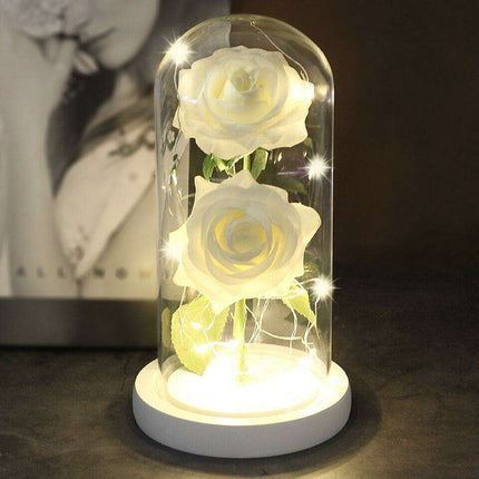 Everlasting Love: Enchanted Rose Display in Heart-Shaped Glass Dome - Luxurious Gift for Memorable Occasions - Très Elite