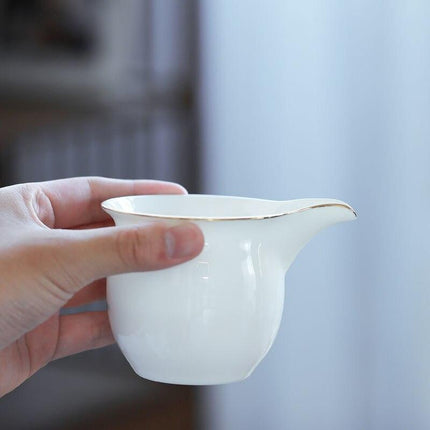 Experience the Elegance of Handcrafted Mutton Fat Jade Tea Cup - A Luxurious Addition to Your Tea Ritual - Très Elite