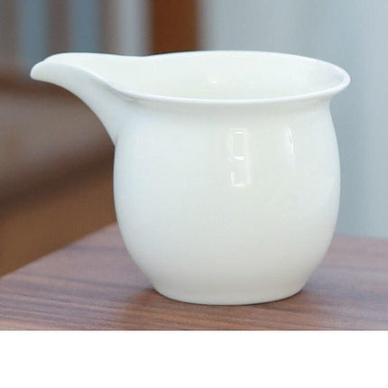 Experience the Elegance of Handcrafted Mutton Fat Jade Tea Cup - A Luxurious Addition to Your Tea Ritual - Très Elite