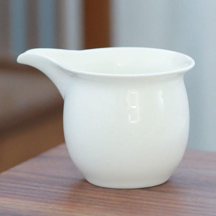Experience the Elegance of Handcrafted Mutton Fat Jade Tea Cup - A Luxurious Addition to Your Tea Ritual - Très Elite