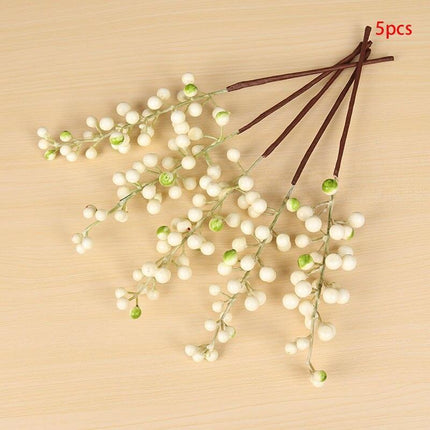 Faux Berry Blossom Bouquet: Elegant Year-Round Floral Arrangement - Très Elite