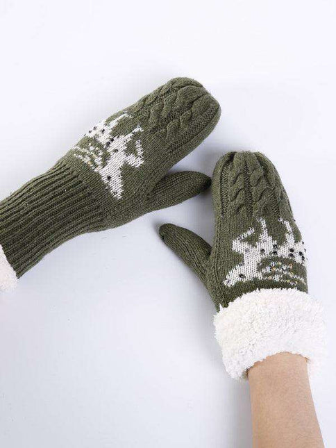 Festive Fawn Knit Gloves for a Cozy Christmas