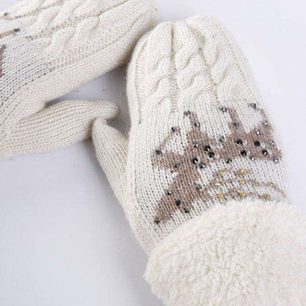 Festive Fawn Knit Gloves for a Cozy Christmas - Très Elite
