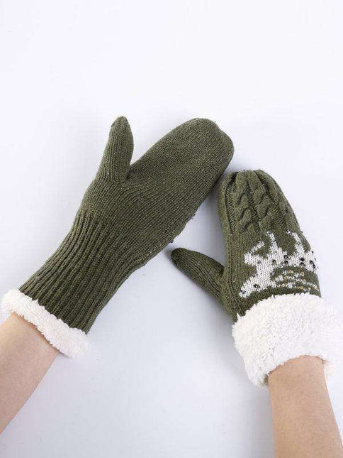 Festive Fawn Knit Gloves for a Cozy Christmas