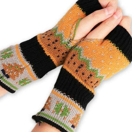 Festive Knit Fingerless Gloves with Adorable Christmas Tree Motif - Warm Winter Hand Accessories - Très Elite