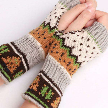 Festive Knit Fingerless Gloves with Adorable Christmas Tree Motif - Warm Winter Hand Accessories - Très Elite