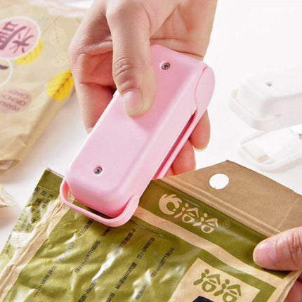 FreshKeeper Elite: Advanced Portable Snack Sealer with Airtight Technology - Très Elite