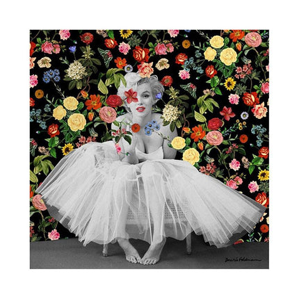 Glamorous Muse: Stylish Women Canvas Art for Trendy Interiors- Très Elite- Très Elite