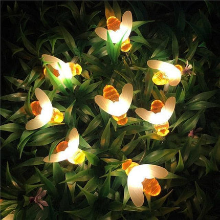 Glistening Solar-Powered Honey Bee Fairy Lights: Eco-Conscious Outdoor Decor - Très Elite