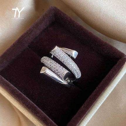 Gothic Glamour: Bold Zircon-Embellished Cross Ring Set for Women - Très Elite