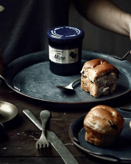 Chic Vintage Iron Bread Tray with Sturdy Handles for Elegant Home and Restaurant Use