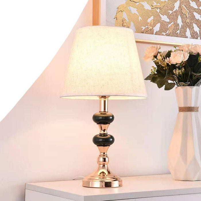 Elegant Metal Base Table Lamp with Soft Cloth Shade for Stylish Home Illumination