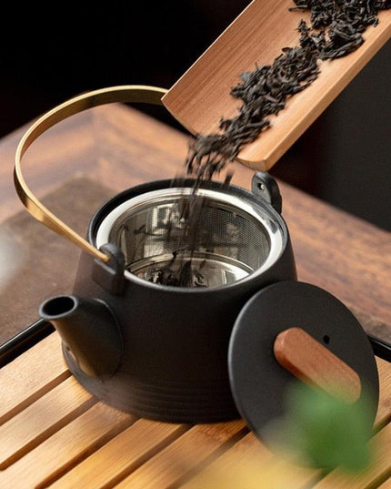 Elegant Japanese Tea Travel Set: Black Pottery Teaware with Convenient Carry Bag