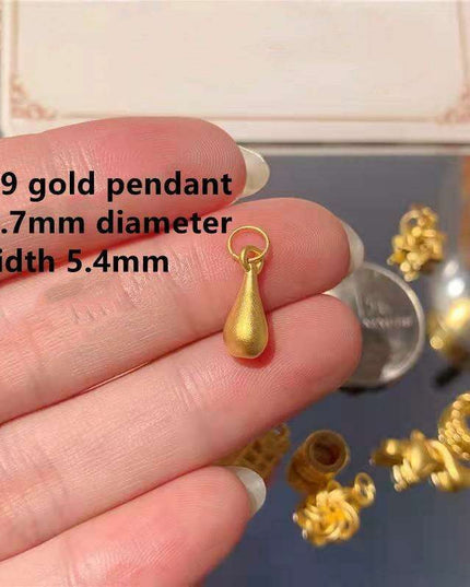 Glistening Floral Starburst 24K Gold Necklace - A Timeless Treasure