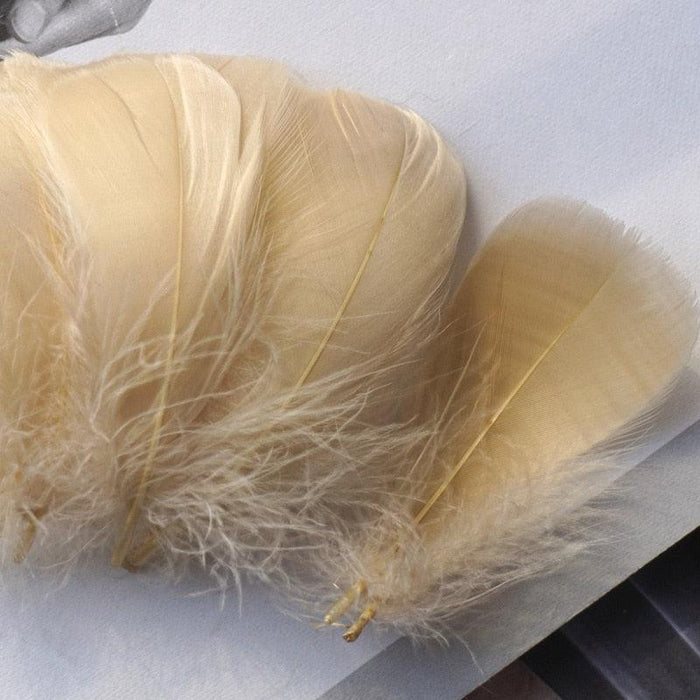 100-Piece Deluxe Goose Feather Assortment - Ideal for Wedding Decor, Fashion, and Artistic Creations