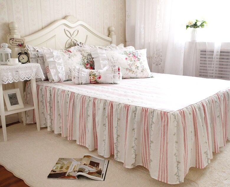 Elegant Floral Print Satin Cotton Bedspread with Ruffle Detail